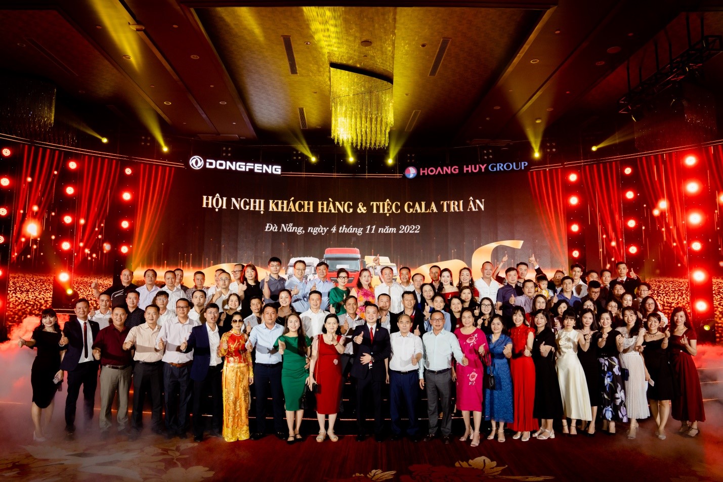 Toàn cảnh hội nghị khách hàng và giới thiệu sản phẩm mới Hoang Huy Dongfeng